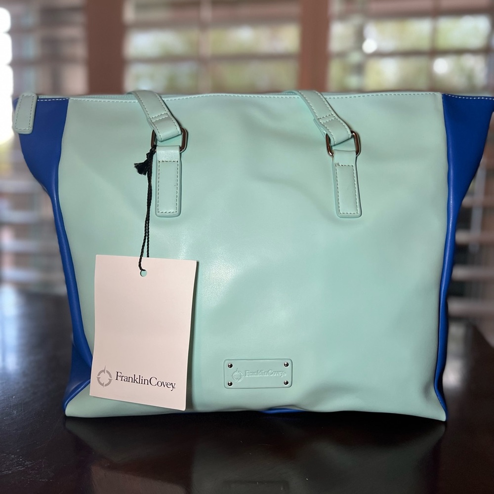 Franklin Covey 
Medium/large Tote Bag / Laptop / Carryon 
New with Tag